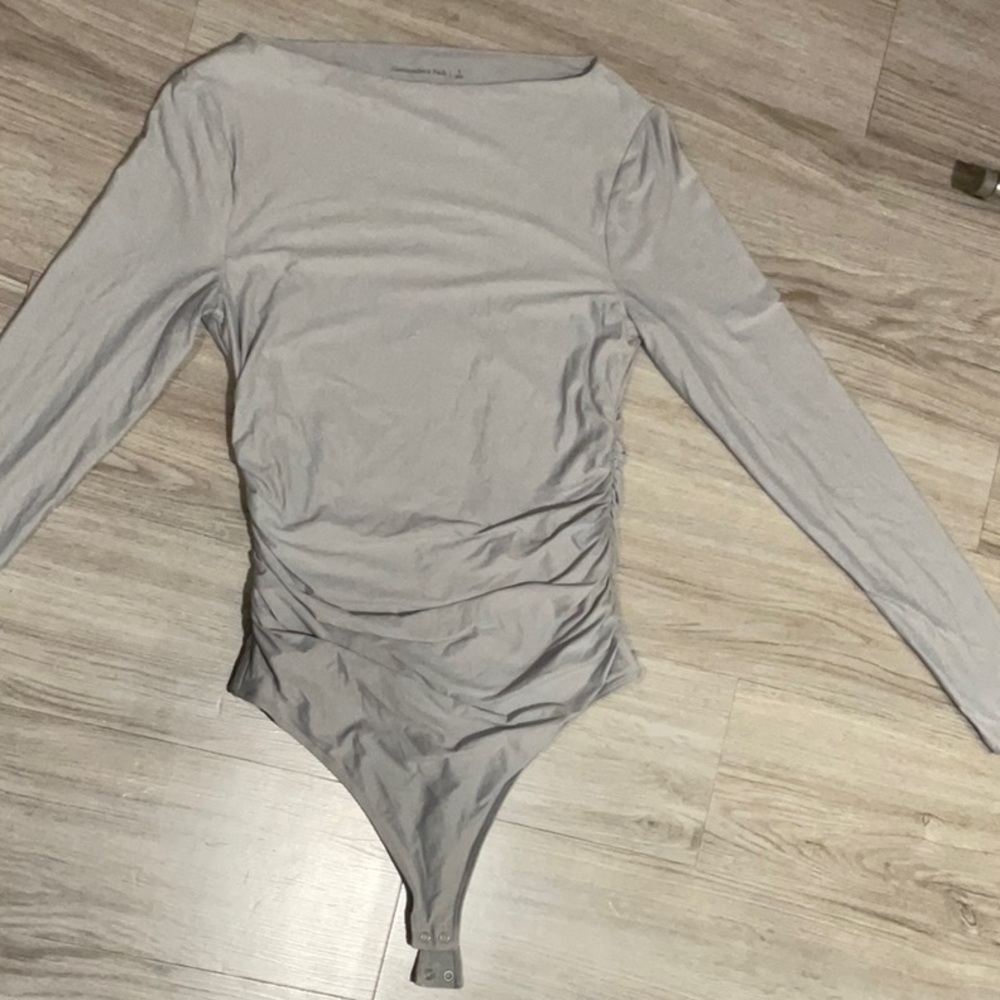 Abercrombie & fitch long sleeve sentched bodysuit size small